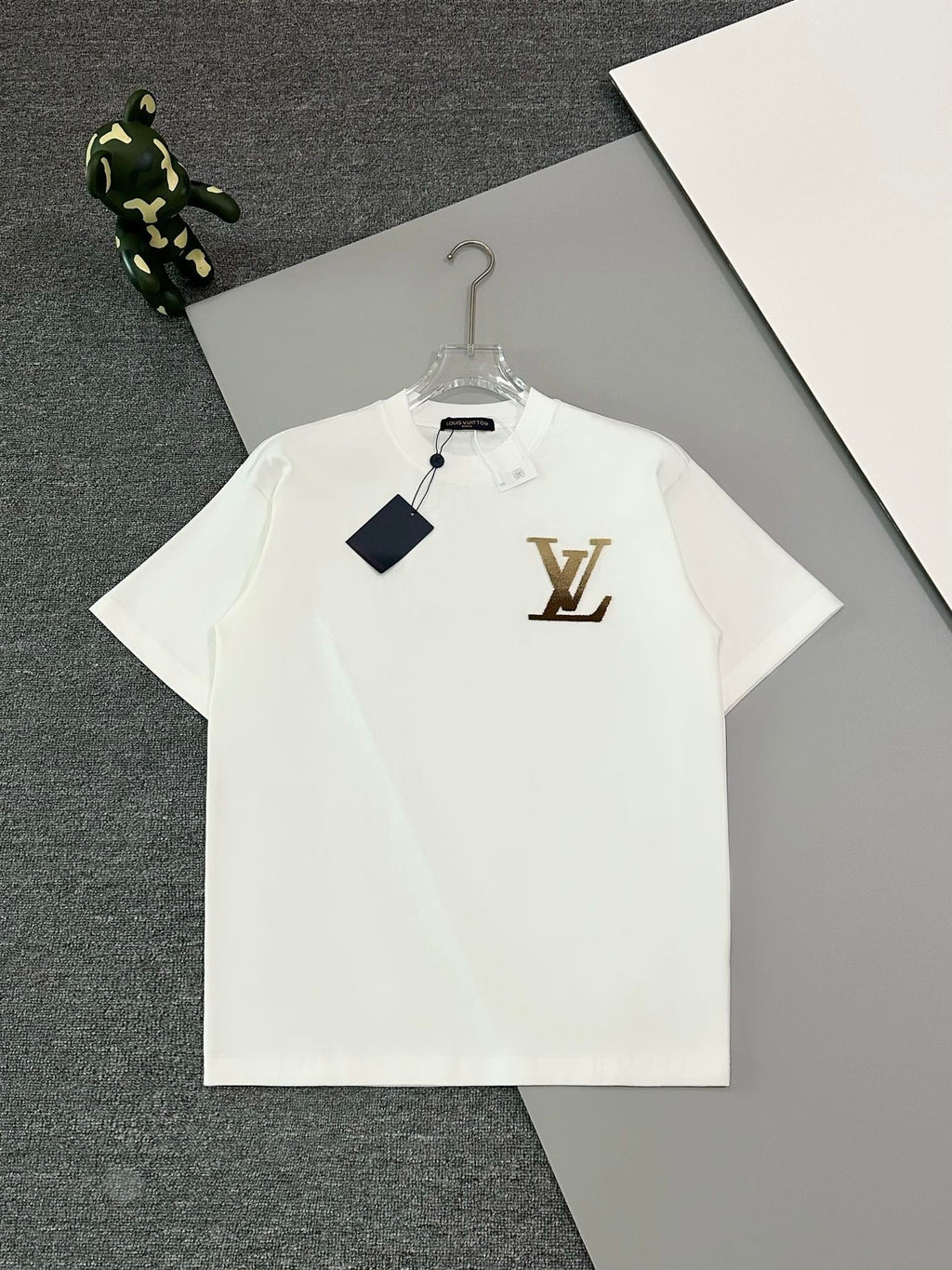 1105 New classic gold monogrammed toothbrush T-shirt