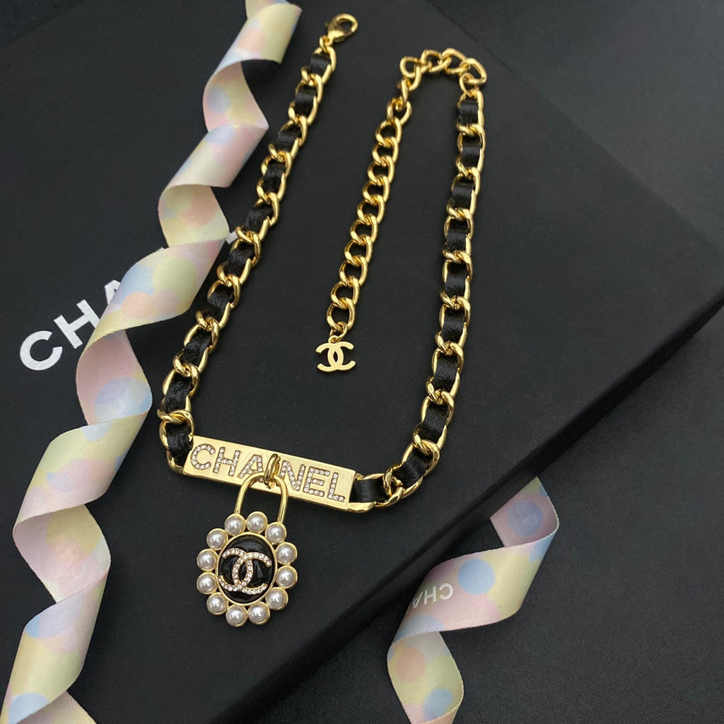 Pearl Pendant Stranded Leather Necklace