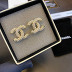 Temperament Pearl Logo Stud Earrings