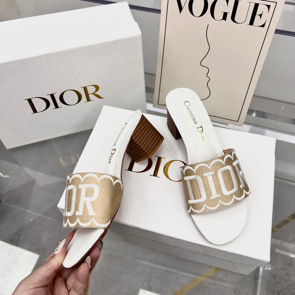Straw Embroidery Heeled Sandals