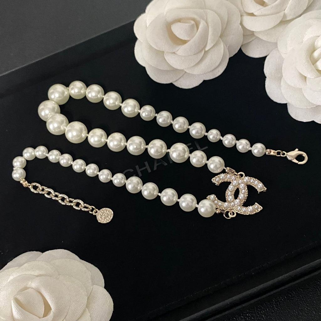 Elegant Pearl Necklace