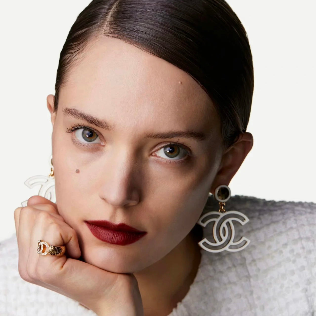 2-Color Vintage Metal Hollow Earrings